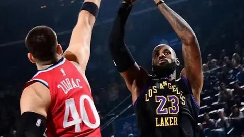 CBA季后赛席位争夺战决战在即：最后一轮十大焦点对决揭示三大焦点！